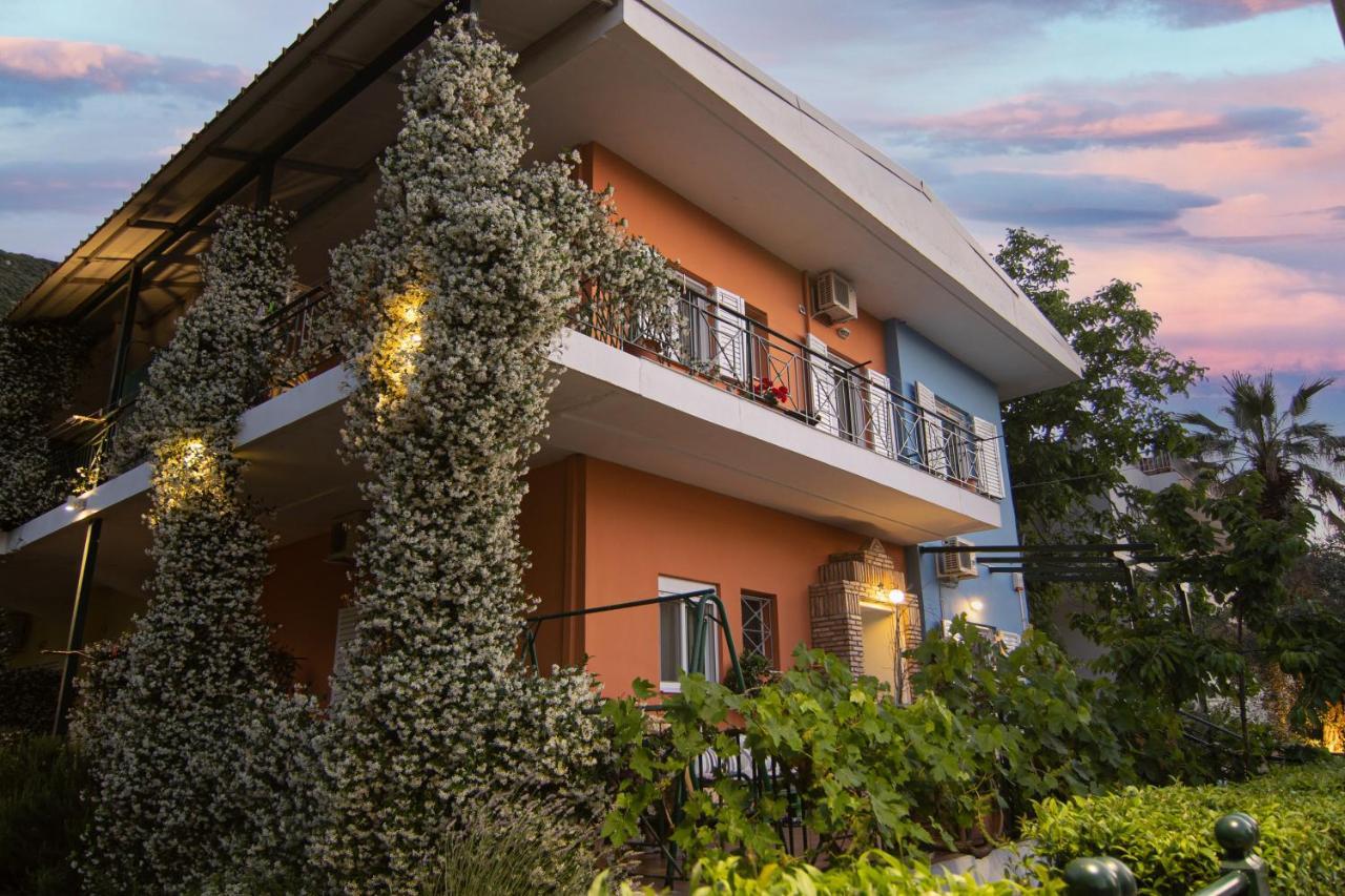 Tsertos Apartments Kaména Voúrla Eksteriør bilde