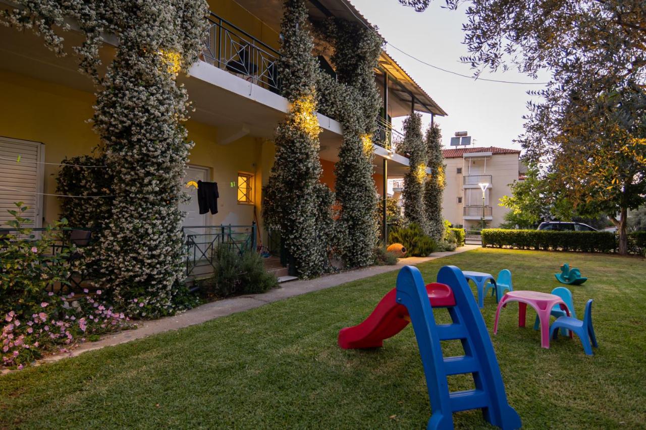 Tsertos Apartments Kaména Voúrla Eksteriør bilde