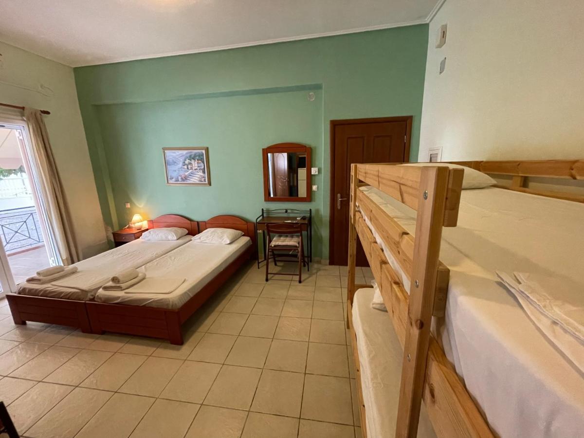 Tsertos Apartments Kaména Voúrla Eksteriør bilde