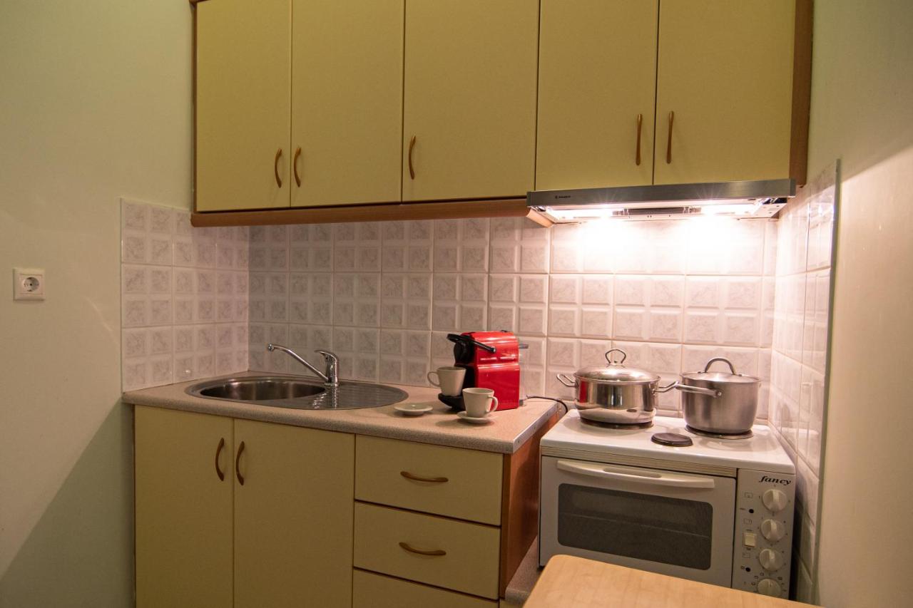 Tsertos Apartments Kaména Voúrla Eksteriør bilde