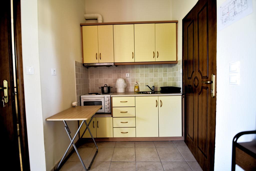 Tsertos Apartments Kaména Voúrla Eksteriør bilde